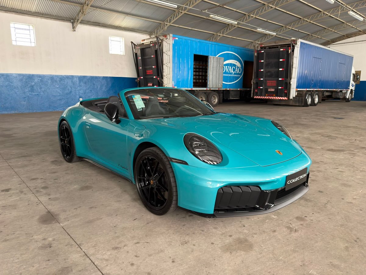 Porsche azul no acervo da Collection